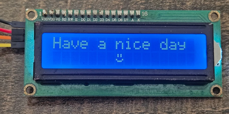 Custom character is printed on the LCD1602 with Arduino